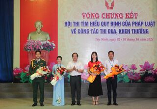 Thành phố Tây Ninh đạt điểm số cao nhất vòng chung kết hội thi tìm hiểu quy định của pháp luật về công tác thi đua, khen thưởng