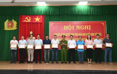 Công an Tây Ninh: Trao quyết định công nhận 74 đơn vị điển hình tiên tiến trong phong trào Toàn dân tham gia phòng cháy và chữa cháy năm 2024