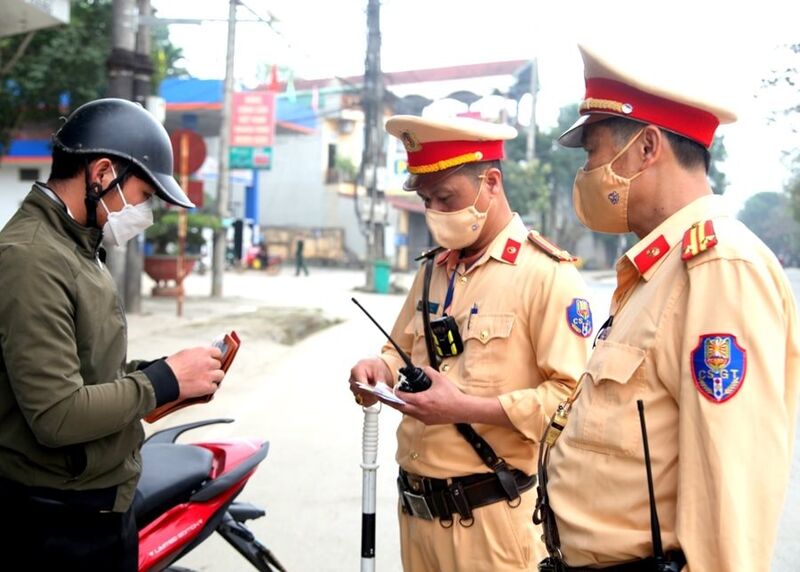 Cấm người dân ghi âm, ghi hình khi giám sát CSGT