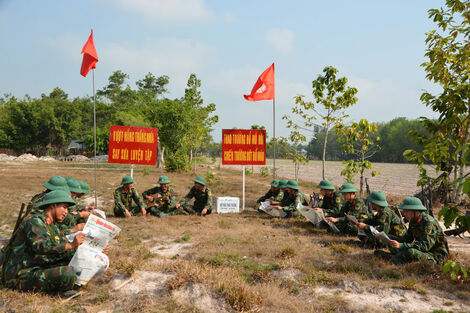 Nâng cao văn hoá đọc sách, nghiên cứu tài liệu trong cán bộ, chiến sĩ