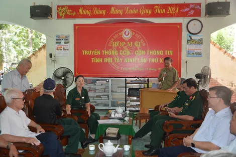 Ngày 19.10, Ban Liên lạc truyền thống Cựu chiến binh (CCB) Thông tin tỉnh Tây Ninh tổ chức họp mặt lần thứ X năm 2024. Đến dự có Thượng tá Trần Văn Toàn- Phó Chủ nhiệm chính trị Bộ CHQS tỉnh và trên 100 cán bộ, hội viên Ban Liên lạc.