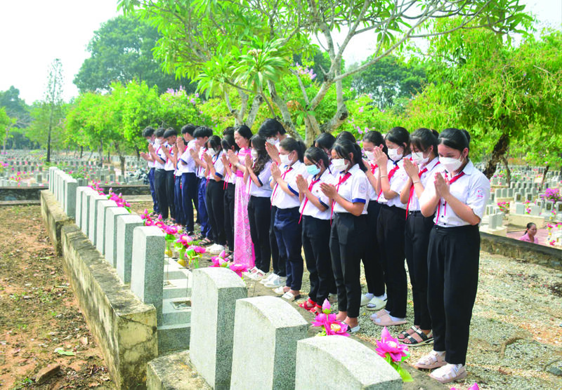 Bài 2: “Đào tạo các em thành công dân hữu ích cho Việt Nam”