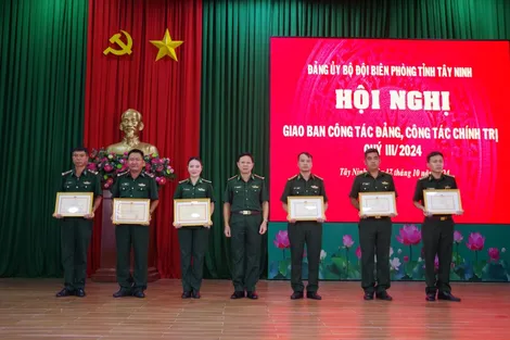 Biên phòng Tây Ninh: Khen thưởng các tập thể, cá nhân có thành tích xuất sắc