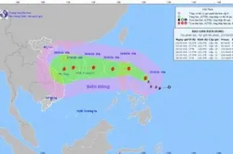 Bão Trà Mi đang trên vùng biển phía Đông Philippines, cường độ tiếp tục mạnh thêm