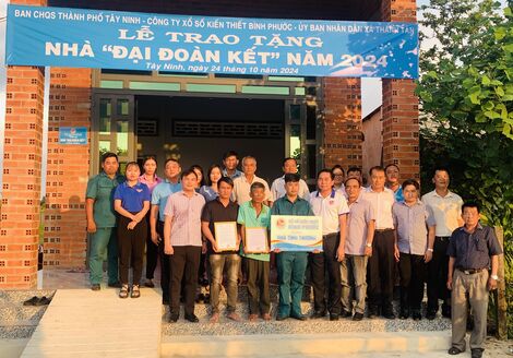 Thành phố Tây Ninh: Bàn giao 2 căn nhà cho hộ có hoàn cảnh khó khăn