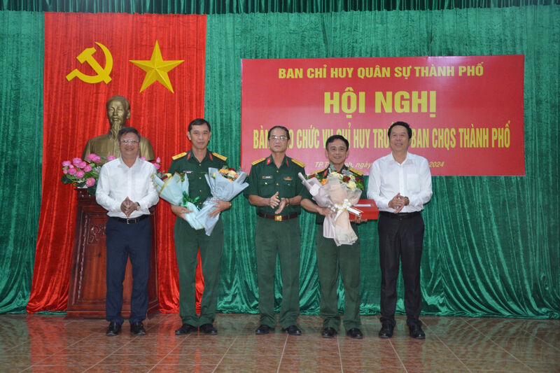 Bàn giao chức vụ Chỉ huy trưởng Ban CHQS thành phố Tây Ninh