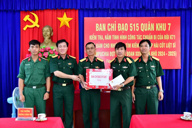 Ban chỉ đạo 515 Quân khu 7 thăm, kiểm tra Đội K71 Tây Ninh