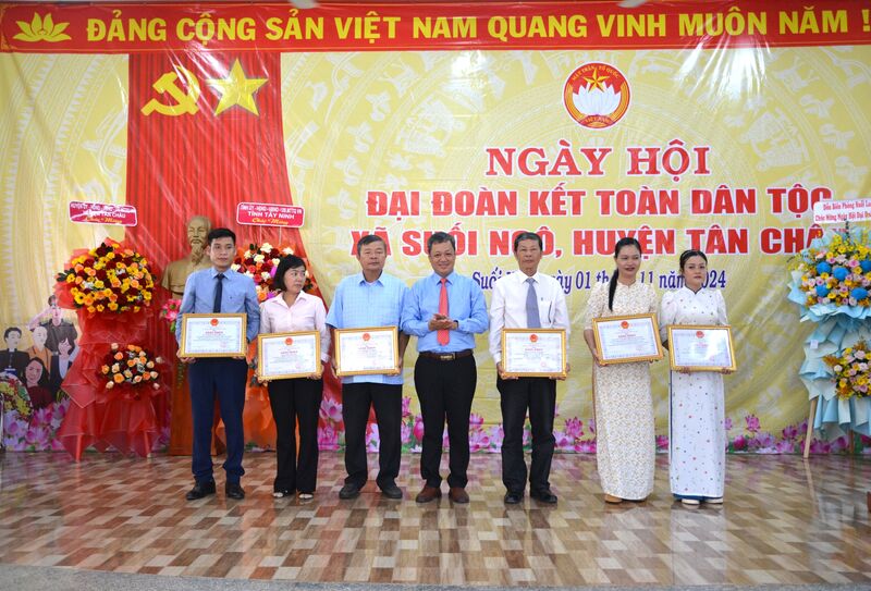 Tưng bừng ngày Hội Đại đoàn kết năm 2024 tại xã Suối Ngô