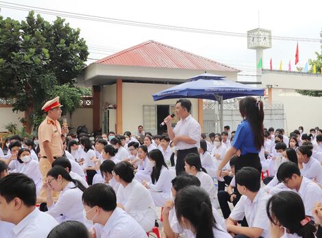 Trường THPT Trần Đại Nghĩa: Nỗ lực bảo đảm an toàn giao thông