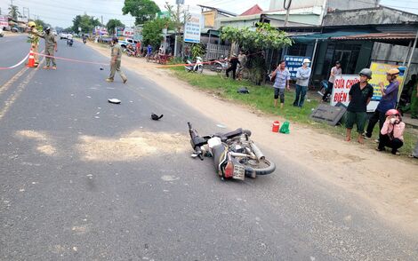 Mở cửa xe ô tô thiếu quan sát gây tai nạn chết người