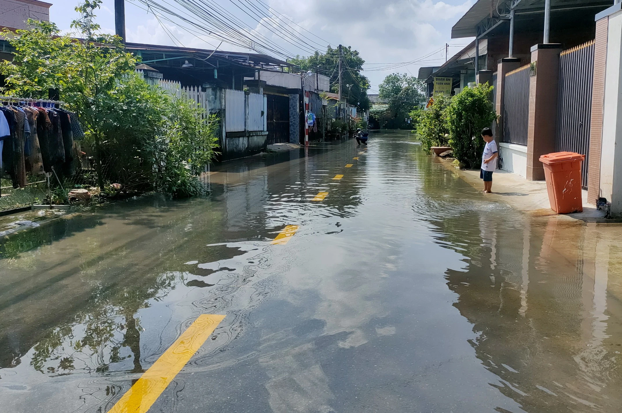 Ðiểm ngập tại hẻm 6 đường Nguyễn Chí Thanh kéo dài đến hẻm 67 CMT8.