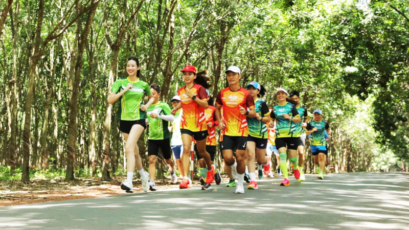 Hoàng Nguyên Thanh cùng 10.000 runner dự Bình Phước Marathon 2024