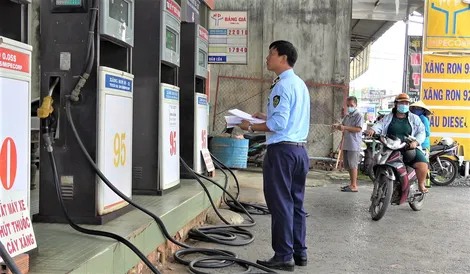 Tăng cường công tác kiểm tra, giám sát việc thực hiện quy định về hoá đơn điện tử đối với mặt hàng xăng, dầu