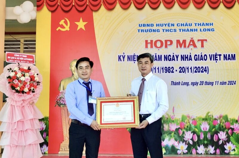 Bí thư Huyện uỷ Châu Thành dự lễ kỷ niệm 20.11 tại Trường THCS Thành Long