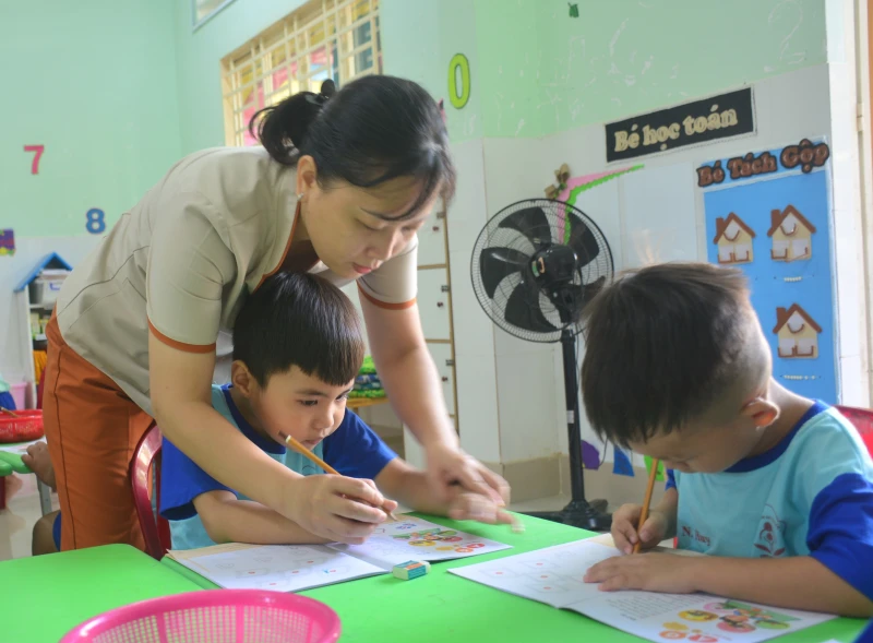 Giáo viên mầm non dạy học ở khu vực biên giới có thể được hỗ trợ 50 triệu đồng