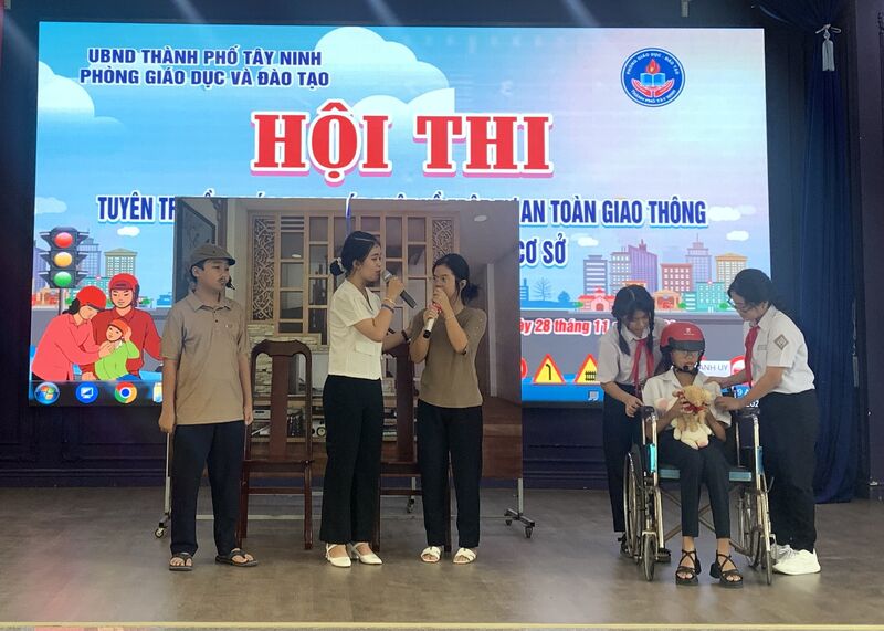 Thành phố Tây Ninh: Tuyên truyền, giáo dục pháp luật về trật tự an toàn giao thông cho học sinh