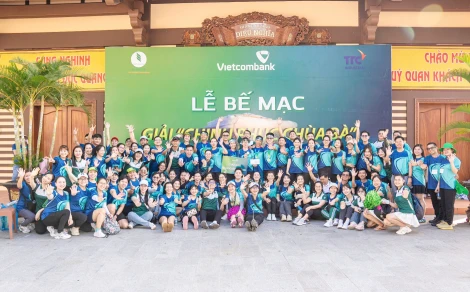 Sôi nổi hội thi leo núi “Vietcombank chinh phục chùa Bà” năm 2024