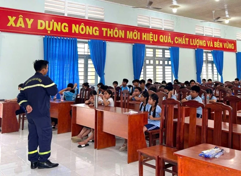 Công an huyện Châu Thành: Đổi mới hình thức tuyên truyền phòng cháy chữa cháy cho học sinh