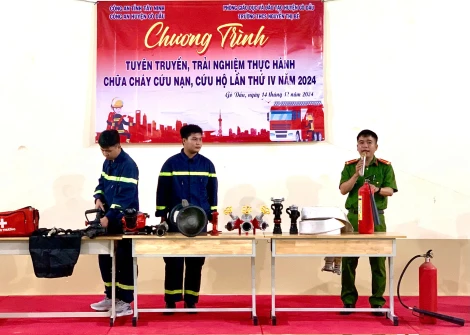 Gò Dầu: Tuyên truyền và trải nghiệm thực hành chữa cháy, cứu nạn cứu hộ cho học sinh