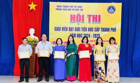 Thành phố Tây Ninh: 70 giáo viên được công nhận “Giáo viên dạy giỏi” cấp tiểu học