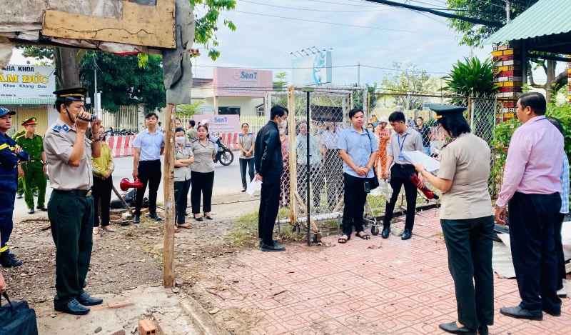 Thành phố Tây Ninh: Cưỡng chế bàn giao quyền sử dụng đất cho người được thi hành án tại phường Ninh Thạnh