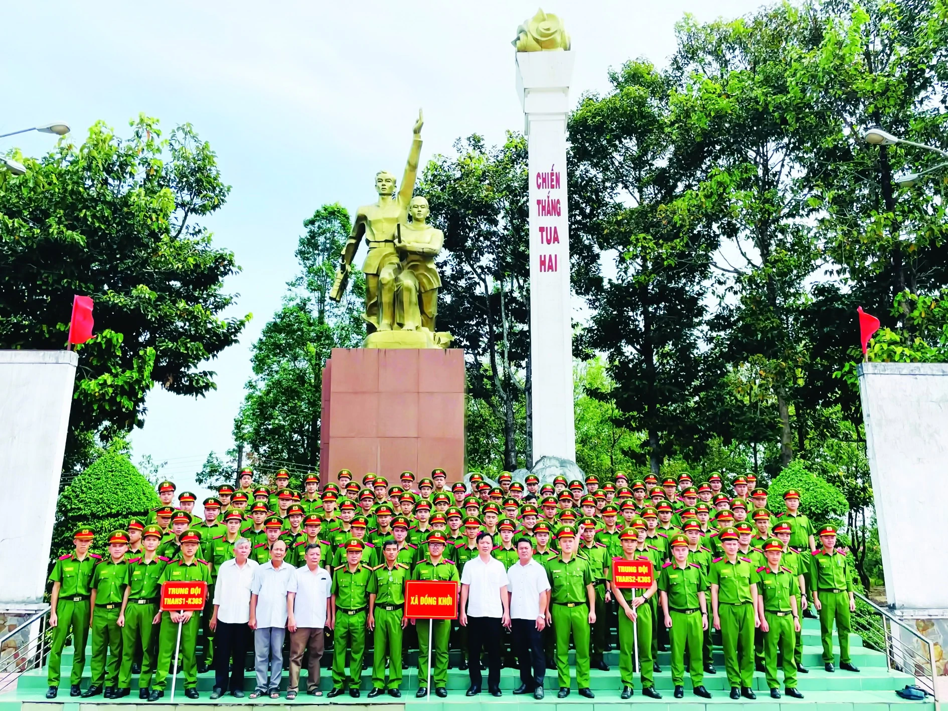 115 học viên của Trường cao đẳng Cảnh sát nhân dân II tham gia hoạt động thực tế, “ba cùng” với nhân dân tại xã Ðồng Khởi (huyện Châu Thành).