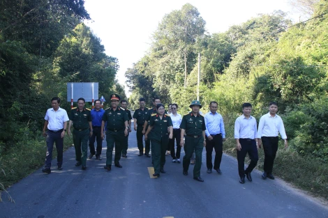 Nghiệm thu bàn giao công trình đường tuần tra biên giới trên địa bàn tỉnh Tây Ninh