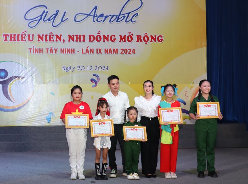 290 thiếu nhi tham dự giải Aerobic thiếu niên, nhi đồng mở rộng tỉnh Tây Ninh lần IX