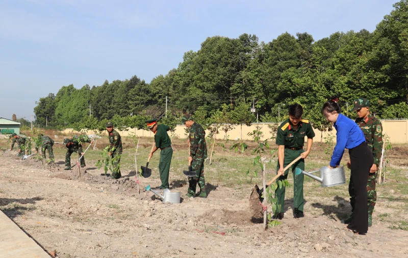 Tuổi trẻ Tây Ninh phát động phong trào trồng cây bảo vệ mảng xanh tuyến biên giới