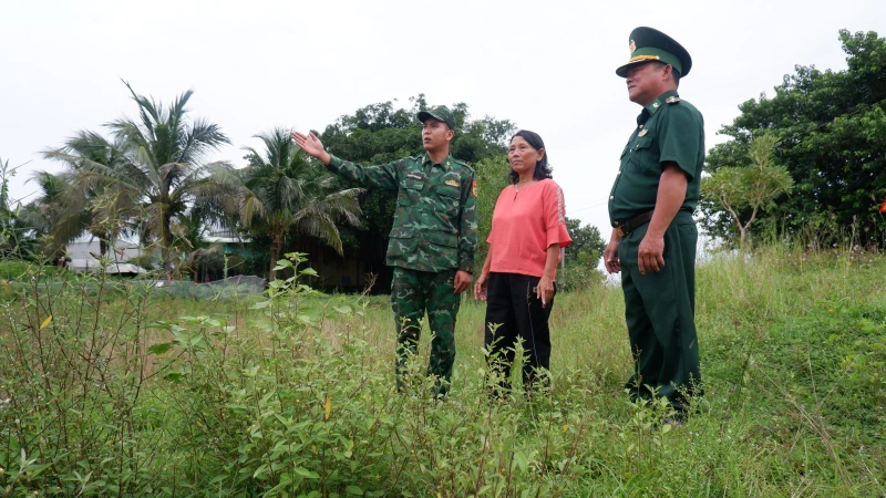 Bài 2: Dựng những “cột mốc sống” nơi biên viễn