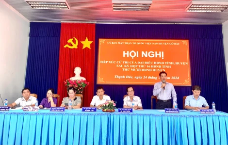 Phó Bí thư Tỉnh uỷ Nguyễn Mạnh Hùng tiếp xúc cử tri xã Thạnh Đức, huyện Gò Dầu