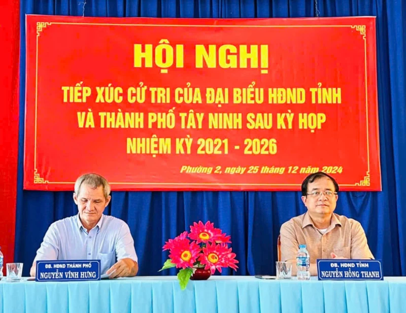 Phó Chủ tịch Thường trực UBND tỉnh tiếp xúc cử tri Phường 2 sau kỳ họp 2 cấp