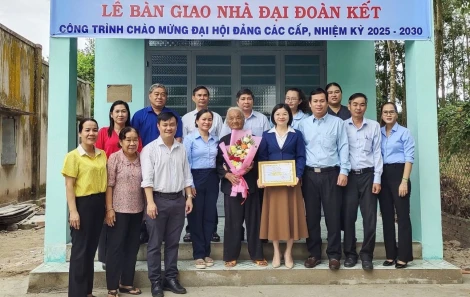 Châu Thành: Trao tặng 21 căn nhà đại đoàn kết