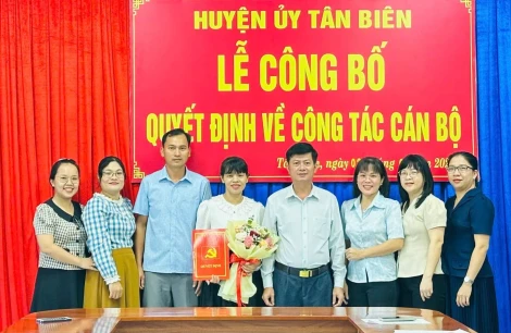 Tân Biên: Công bố quyết định bổ nhiệm Phó Trưởng Ban Tổ chức Huyện uỷ