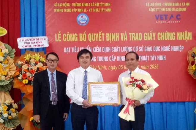 Trường Trung cấp Kinh tế - Kỹ thuật Tây Ninh đạt tiêu chuẩn kiểm định chất lượng cơ sở giáo dục nghề nghiệp