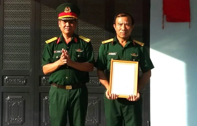 Ban CHQS huyện Tân Biên bàn giao "Nhà đồng đội"