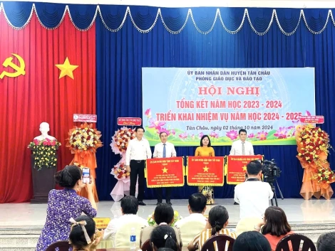 Phát huy vai trò lãnh đạo trong sự nghiệp “trồng người”