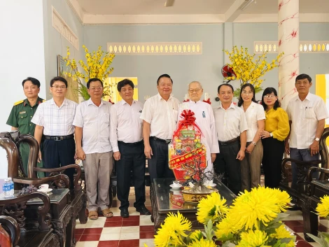 Lãnh đạo Hoà Thành thăm, chúc tết Hội thánh Cao Đài Toà thánh Tây Ninh