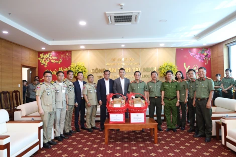 Công an tỉnh Svay Rieng, Tbong Khmum thăm, chúc tết Công an tỉnh Tây Ninh