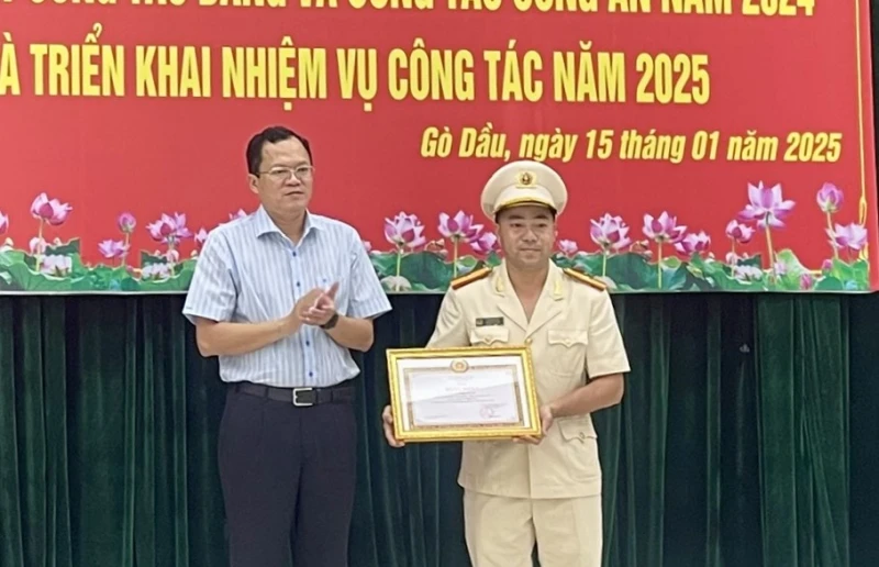 Gò Dầu tổng kết công tác Đảng và công tác công an năm 2024