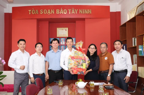 Hội Doanh nhân trẻ Tây Ninh chúc tết Báo Tây Ninh