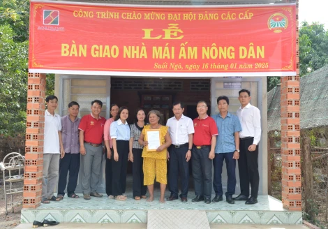 Tân Châu: Bàn giao nhà Mái ấm nông dân