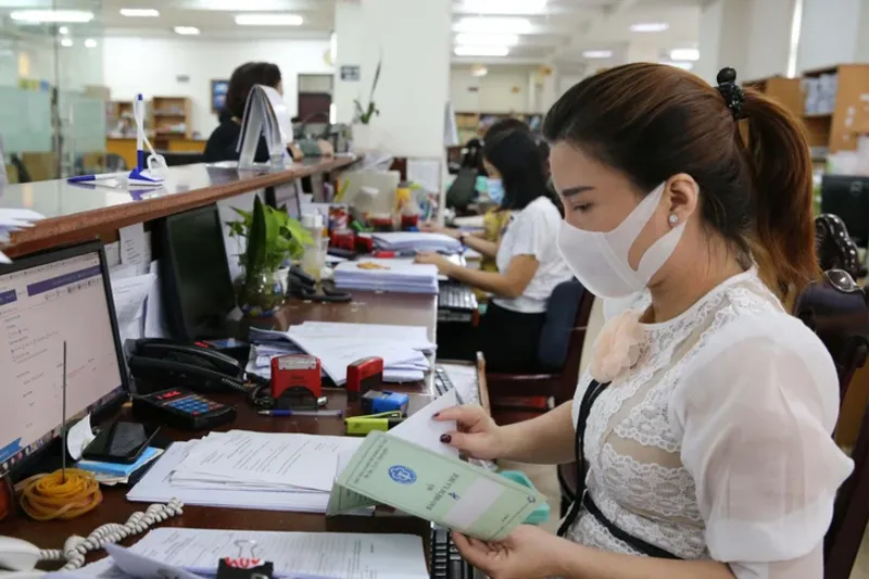 Hướng dẫn tính chế độ với viên chức và người lao động thuộc diện tinh gọn bộ máy