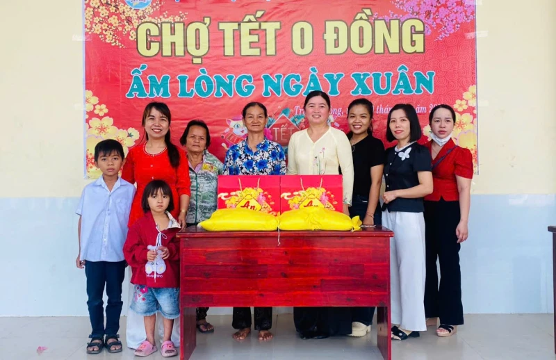 Hội Liên hiệp Phụ nữ xã Trường Đông: Tổ chức Chợ Tết 0 đồng - Ấm lòng ngày xuân