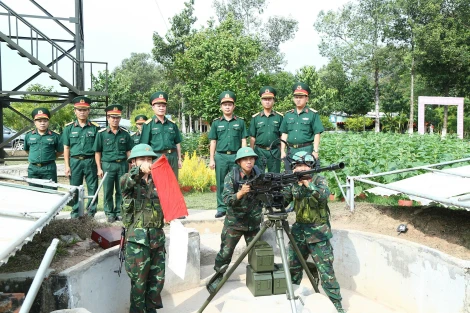 Quân khu 7 kiểm tra công tác sẵn sàng chiến đấu tại Trung đoàn 271