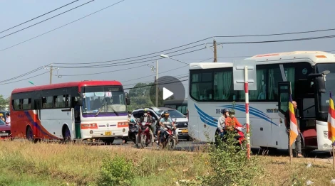 Mùng 4 Tết: Ùn tắc giao thông kéo dài khu vực chùa Gò Kén