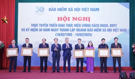 Giám đốc Bảo hiểm Xã hội tỉnh Tây Ninh Nguyễn Văn Huấn được tặng Huân chương Lao động hạng Ba