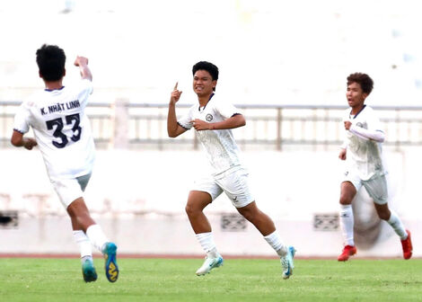 Con trai Quang Hải ghi bàn ở VCK U19 quốc gia