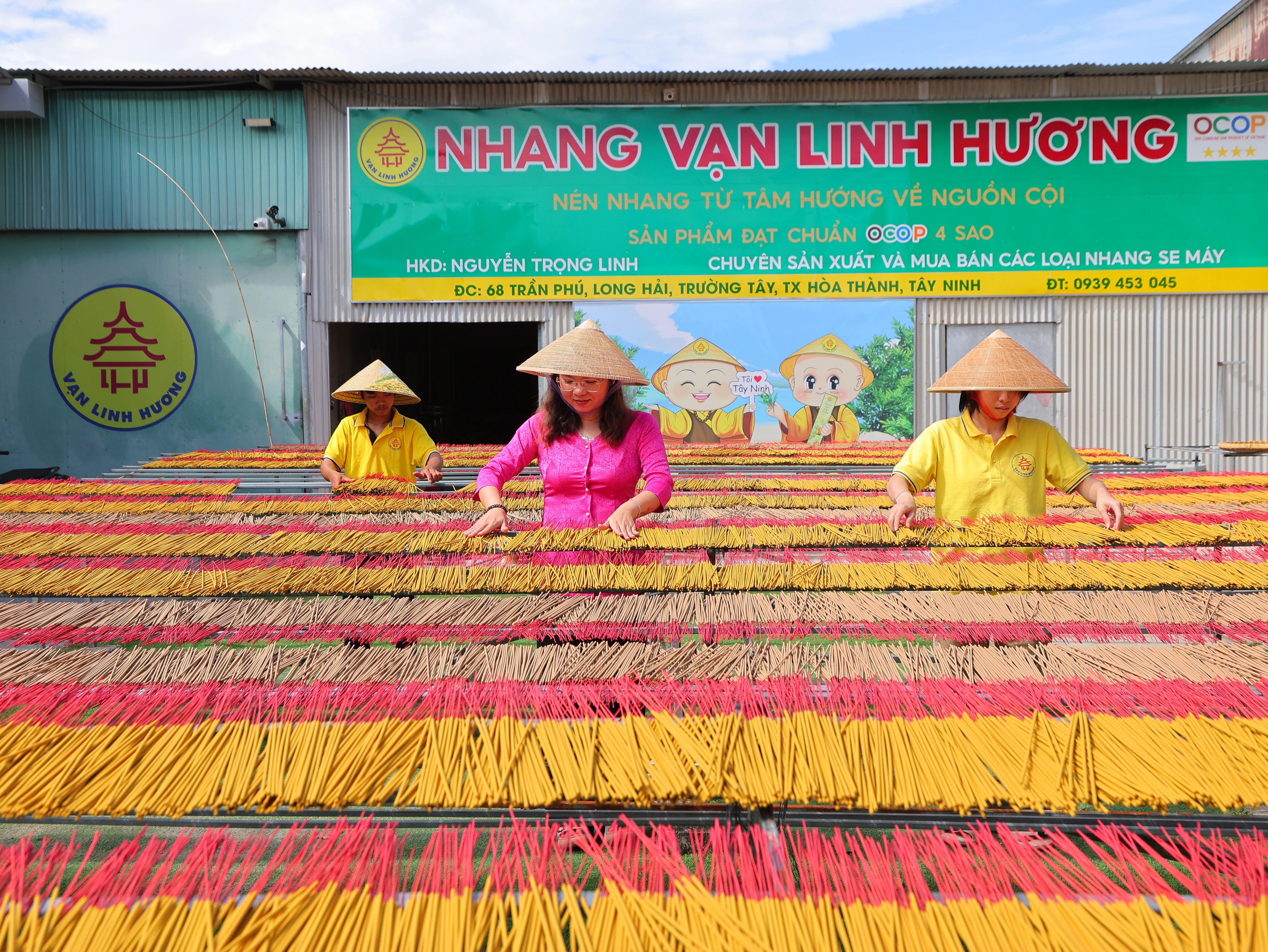 Nhang phải phơi đủ nắng mới có mùi thơm, bảo quản được lâu