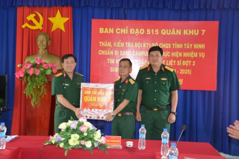 Ban Chỉ đạo 515 Quân khu 7 thăm, kiểm tra Đội K71 trước khi lên đường làm nhiệm vụ đợt 2, giai đoạn XXIV